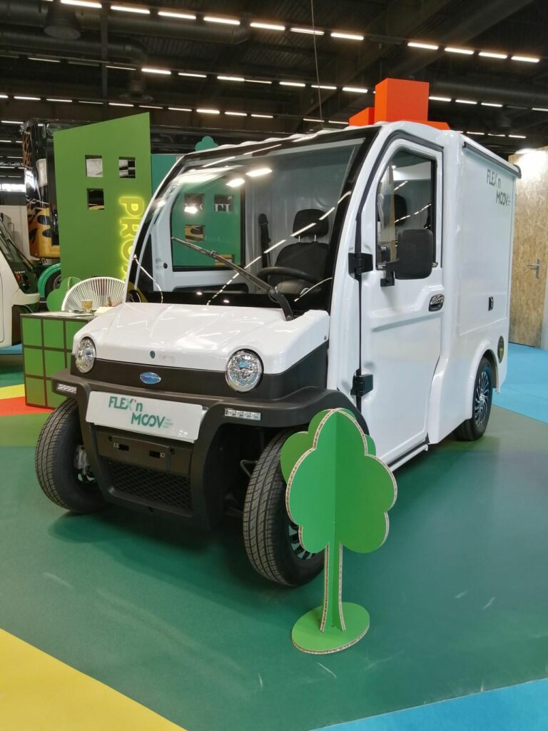 Stand du véhicule Neibor de Flex'n Moov